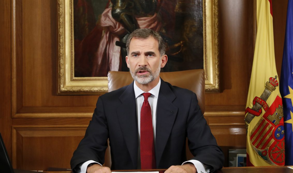 GRA279. MADRID, 03/10/2017.- El Rey Felipe VI dirige un mensaje a los españoles dos días después del referéndum ilegal organizado por la Generalitat sobre la independencia de Cataluña. EFE/Casa de S.M. el Rey/Francisco Gómez