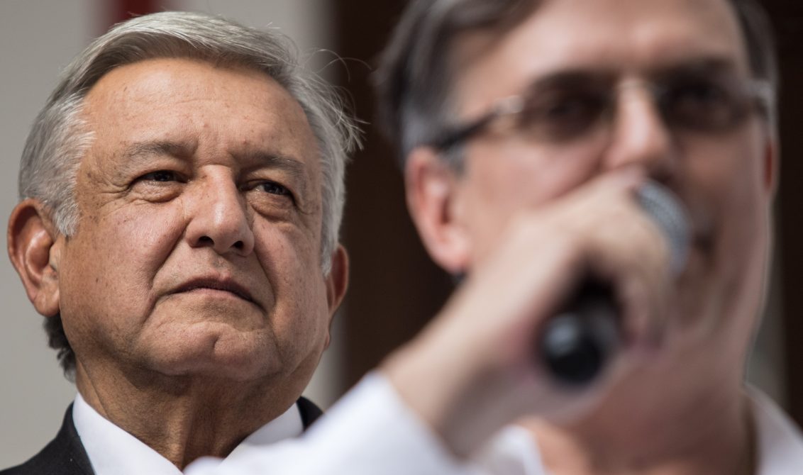 05082018-CIUDAD DE MÉXICO, 24JULIO2018.- Andrés Manuel López Obrador, virtual presidente electo de México, ofreció una conferencia de prensa para dar a conocer el contenido de la carta que recibió como respuesta por parte del presidente de los Estados Unidos, Donald Trump. Durante la conferencia de prensa fue acompañado por el futuro secretario de relaciones exteriores, Marcelo Ebrard. FOTO: MISAEL VALTIERRA / CUARTOSCURO.COM