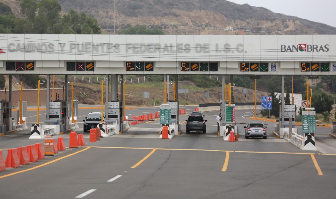 07092018-TIJUANA BAJA CALIFORNIA, 07SEPTIEMBRE2018.- Este viernes entró en vigor el incremento de peaje en las autopistas federales operadas por Capufe. La imagen corresponde a la autopista Tijuana- Ensenada, que tuvo un aumento de 14 %. FOTO: OMAR MARTÍNEZ