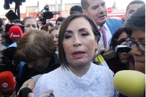 Ciudad de México, 3 de diciembre de 2019. Rosario Robles manifestó al fiscal general de la República, Alejandro Gertz Manero, que se declarará culpable si le demuestran que existe y ha vivido en el domicilio que aparece en la licencia de conducir que ella asegura es falsa y fue usada como dato de prueba para encarcelarla.