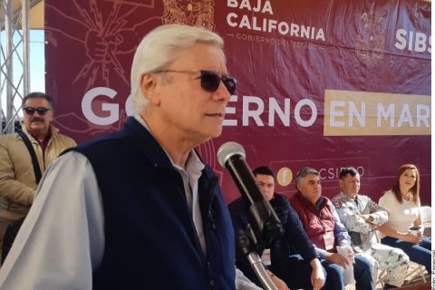 Mexicali, Baja California, 11 de enero de 2020. Tras la queja de la Iniciativa Privada (IP) por el incremento de impuestos y la creación de otros nuevos, el gobernador de Baja California, Jaime Bonilla, dijo que los empresarios de la entidad “chillan como puercos atorados en un cerco”.