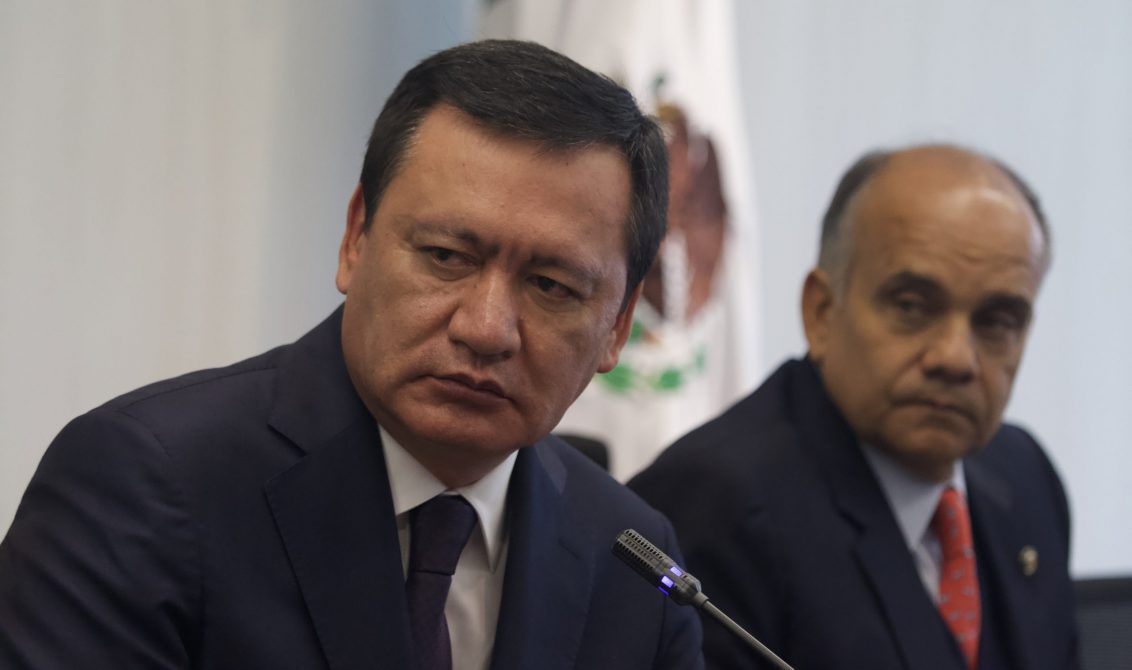 28022020-CIUDAD DE MÉXICO, 27FEBRERO2020.- Miguel Ángel Osorio Chong, coordinador del grupo parlamentario PRI ofreció conferencia del prensa en la Cámara de Senadores para desmentir supuesta investigación por parte de la UIF. FOTO: ANDREA MURCIA/CUARTOSCURO.COM