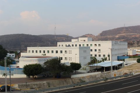 Chilpancingo Gro, 7 de mayo 2020. // Imagen del hospital General Raymundo Abarca Alarcón donde son atendidas personas con Covid-19. // Foto: Jesús Eduardo Guerrero