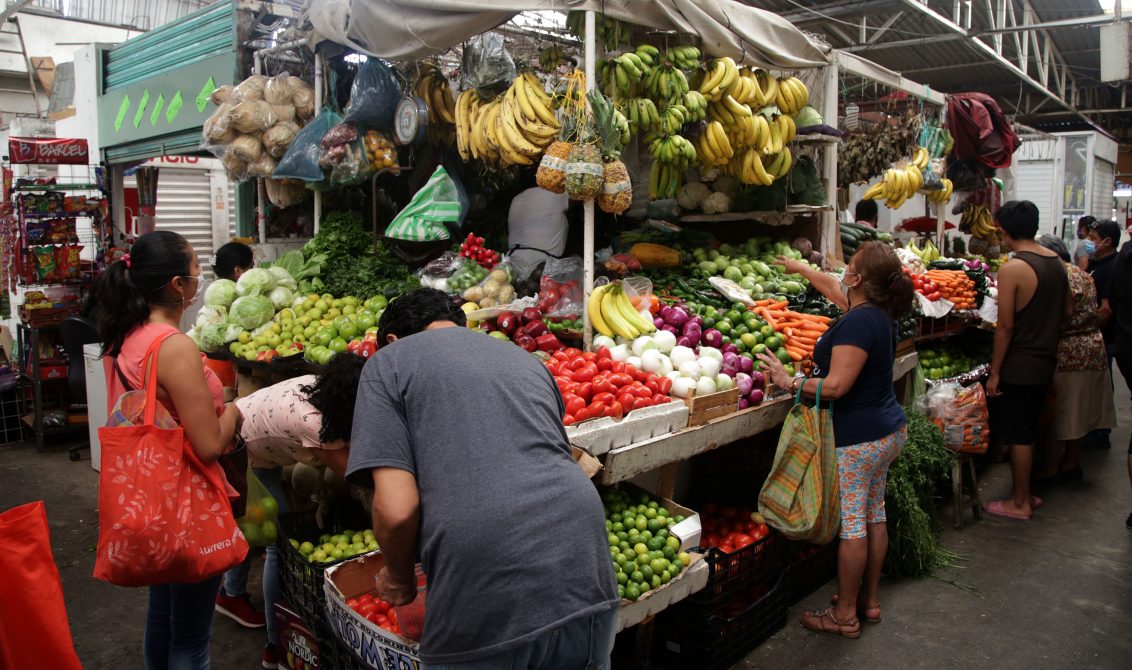 jnt-mercado-San-Francisco-fase-Covid.jpg: Chilpancingo, Guerrero 24 de mayo del 2020// Mercado de San Francisco, en la tercer fase del Covid-2019. Foto: Jessica Torres Barrera