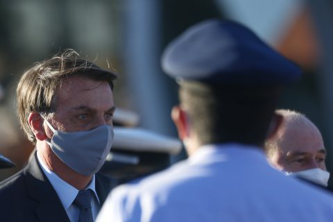 (200623) -- BRASILIA, 23 junio, 2020 (Xinhua) -- El presidente brasileño, Jair Bolsonaro, asiste a la ceremonia de inauguración del Centro de Operaciones Espaciales Principales (COPE), en Brasilia, Brasil, el 23 de junio de 2020. Situado en la capital Brasilia, el COPE fue inaugurado el martes por el presidente Bolsonaro y está considerado como la instalación del sector público más moderna del país, y cuenta con sistemas de operación de última generación, capaces de mantener el funcionamiento en cualquier situación crítica. (Xinhua/Lucio Tavora) (lt) (ra) (rtg)(dp)