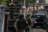 TLALNEPANTLA, ESTADO DE MÉXICO, 05AGOSTO2020.- Personal de seguridad de Pemex y del Ejército Mexicano realizaron un operativo en un predio en donde se presuntamente hallaron una toma clandestina desde donde se robaba combustible. Los hechos en avenida Benito Juárez, en la colonia Renovación. FOTO: ARMANDO MONROY/CUARTOSCURO.COM