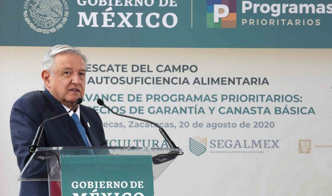 ZACATECAS, ZACATECAS, 20AGOSTO2020.- Andrés Manuel López Obrador, Presidente de México, presidIó el "Rescate del campo y autosuficiencia alimentaria. Avance en Programas Prioritarios: Precios de Garantía y Canasta Básica". Lo acompañaron Alejandro Tello Cristerna, Gobernador del Estado de Zacatecas; Miguel García Winder, Subsecretario de Agricultura; Ignacio Ovalle Fernández, Director General de Seguridad Alimentaria Mexicana (SEGALMEX); Miguel Carrillo – Villareal, Director de Planeación de Garantía y Estímulos y Ulises Mejía Haro, Presidente Municipal de Zacatecas, Zacatecas. FOTO: PRESIDENCIA/CUARTOSCURO.COM