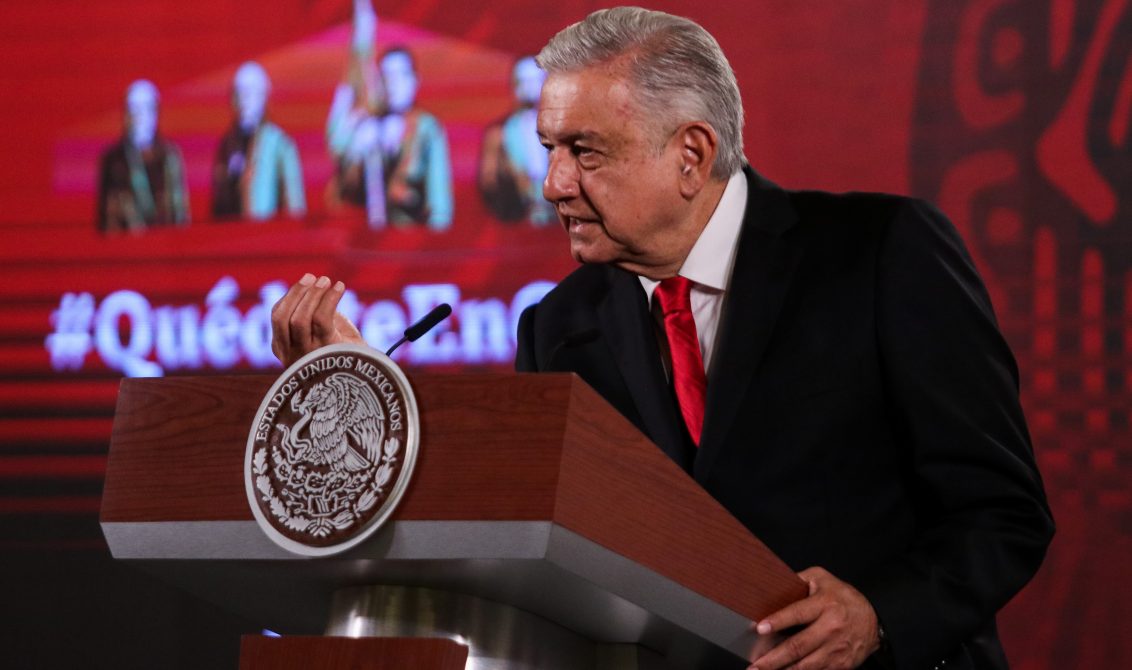 CIUDAD DE MÉXICO, 23SEPTIEMBRE2020.- Andrés Manuel López Obrador, presidente de México, y Raquel Buenrostro Sánchez, titular del Sistema de Administración Tributaria, encabezaron la conferencia de prensa para dar un informe sobre la recaudaciones que el gobierno federal ha realizado a lo largo del actual sexenio. El presidente destacó que las aportaciones son importantes porque han mantenido fuera la opción de contratar deuda. FOTO: GALO CAÑAS/CUARTOSCURO.COM