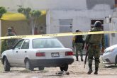 CELAYA, GUANAJUATO, 16SEPTIEMBRE2020.- Hombres armados entraron a un velorio y asesinaron a cuatro mujeres y cuatro personas resultaron heridas, en al colonia Ejidal. Luego del ataque la Policía Municipal realizó un operativo en la colonia Hacienda Natura donde mataron a uno de los agresores del ataque y detuvieron a tres personas con armas. Los hechos ocurrieron cerca de las 4 de la mañana cuando en la calle Cerro Prieto velaban a un joven de 19 años que fue asesinado el lunes. FOTO: DIEGO COSTA/CUARTOSCURO.COM