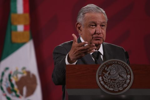 CIUDAD DE MÉXICO, 06OCTUBRE2020.- Andrés Manuel López Obrador, presidente de México, encabezó la conferencia de prensa para dar el informe de “El Pulso de la Salud” con motivo de la pandemia por Covid-19 en el país. Por parte de las autoridades sanitarias se destacó que la pandemia se encuentra controlada y a la baja en el territorio nacional. FOTO: GALO CAÑAS/CUARTOSCURO.COM