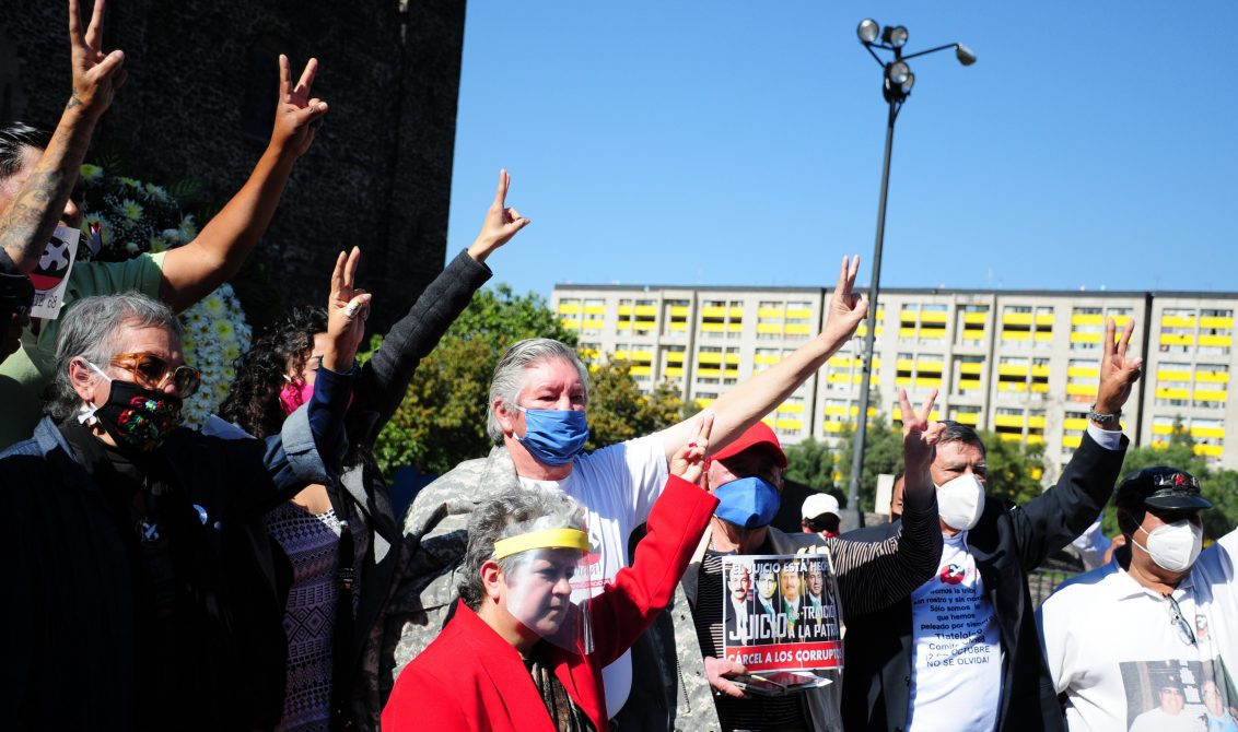 CIUDAD DE MÉXICO, 02OCTUBRE2020.- Se cumplen 52 años de la matanza de Tlatelolco, donde decenas de estudiantes y civiles fueron asesinados por militares y elementos policíacos dentro de la Plaza de las Tres Culturas, como actos conmemorativos, el Comité 68 organizaron actos políticos y culturales para recordar a las víctimas de ese día. FOTO:DANIEL AUGUSTO /CUARTOSCURO.COM