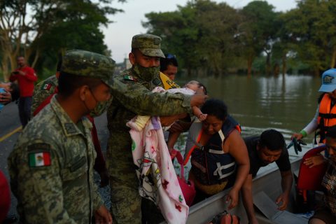 TEPETITLÁN, TABASCO, 10NOVIEMBRE2020.- El municipio donde el presidente Andrés Manuel López Obrador es originario se encuentra como una de las zonas más afectadas por las lluvias, cientos de casas bajo el agua dejando a decenas de personas en situación vulnerable. FOTO: ÁNGEL HERNÁNDEZ/CUARTOSCURO.COM