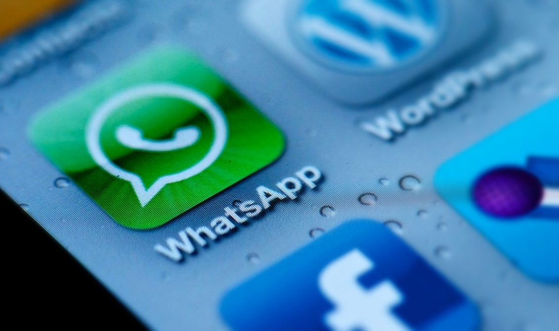 Aplicación servicio de mensajería instantánea WhatsApp, de Facebook