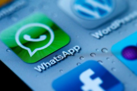 Aplicación servicio de mensajería instantánea WhatsApp, de Facebook