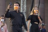 MONTERREY, NUEVO LEÓN, 07JUNIO2021.- Samuel García, virtual gobernador de Nuevo León por Movimiento Ciudadano y su esposa; Mariana Rodríguez, celebraron el triunfo de las elecciones en la Macroplaza, donde convocaron a un evento de música en vivo. FOTO: GABRIELA PÉREZ MONTIEL / CUARTOSCURO.COM