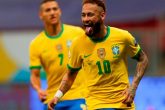 Neymar celebra su gol de penalti, el 2-0 momentáneo de Brasil sobre Venezuela, ayer en la cancha del estadio Nacional del Brasilia. Foto: Tomada de internet