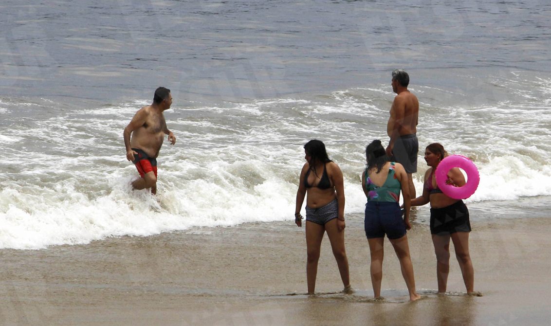 27-Junio-2021 Ciudad de Mexico. Algunos bañistas ayer domingo en playa Suave. Foto: Carlos Alberto Carbajal