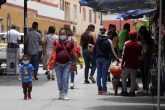 jnt-zocalo-gente-Capital.jpg: Chilpancingo, Guerrero 28 de julio del 2021// El zócalo de Chilpancingo, donde se observo que las personas siguen saliendo en familia, a pesar de los llamados de las autoridades, sobre los protocolos para evitar los contagios del Covid-19. Foto: Jessica Torres Barrera