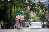 jnt-zócalo-lluvia-gente.jpg: Chilpancingo, Guerrero 27 de agosto del 2021// El zócalo de Chilpancingo, durante la lluvia de ayer. Foto: Jessica Torres Barrera