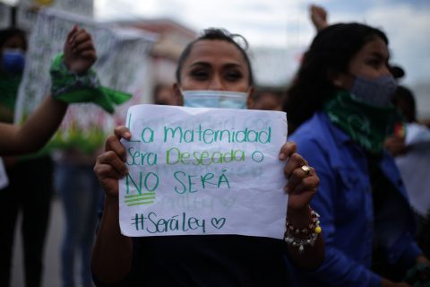 jnt-protesta-feministas-marcha-despenilización-aborto.jpg: Chilpancingo, Guerrero 28 de septiembre del 2021// Feministas marcharon en Chilpancingo, en el marco del Día de Acción Global por la despenalización y legalización del aborto. Foto: Jessica Torres Barrera