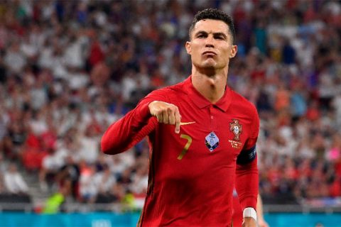 Con sus dos goles de ayer, Cristiano Ronaldo llegó a 111 anotaciones con Portugal con lo que superó el empate en la marca de tantos con selecciones que compartía con el iraní Ali Daei, que se quedó en 109. Foto: Tomada de internet