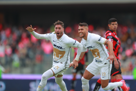 Con goles de Arturo Ortiz (imagen), Juan Ignacio Dinenno y Favio Álvarez, Pumas se impuso 3-1 ayer a Tijuana, en la cancha del estadio Olímpico Universitario. Foto: Agencia Reforma