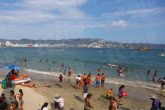 Acapulco,Gro/30Mayo2021/ Vacacionistas la tarde de ayer en la playa Papagayo en el puerto de Acapulco. Foto: Jesús Trigo