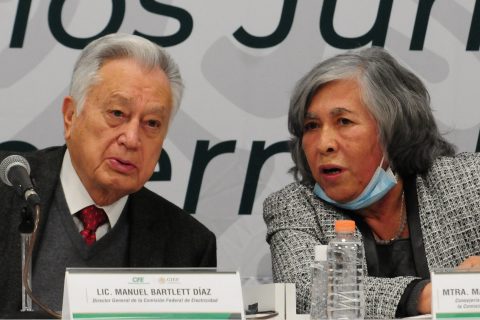 CIUDAD DE MÉXICO, 17NOVIEMBRE2021.- Se llevó a cabo la Comisión de Estudios Jurídicos del Gobierno Federal en torno a la discusión de la Reforma de Energía que se estará discutiendo próximamente en la Cámara de Diputados. La reunión fue encabezada por el titular de la CFE, Manuel Bartlett y la Consejera Jurídica de la Presidencia, María Estela Ríos González. FOTO: DANIEL AUGUSTO /CUARTOSCURO.COM