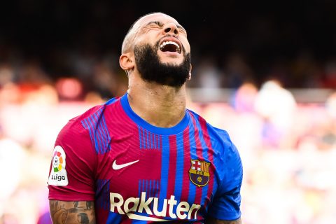 BARCELONA, SPAIN - SEPTEMBER 26: Memphis Depay of FC Barcelona reacts during the LaLiga Santander match between FC Barcelona and Levante UD at Camp Nou on September 26, 2021 in Barcelona, Spain. (Photo by David Ramos/Getty Images)